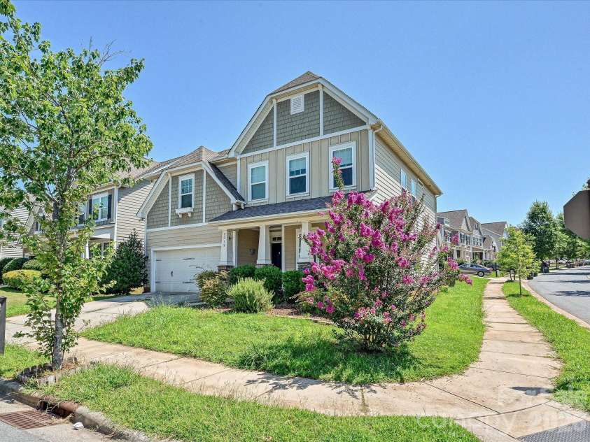 2019 Silverwood Drive, Waxhaw, NC 28173.  MLS# CAR4404290, YatesRealty ID 37763. Welcome Home