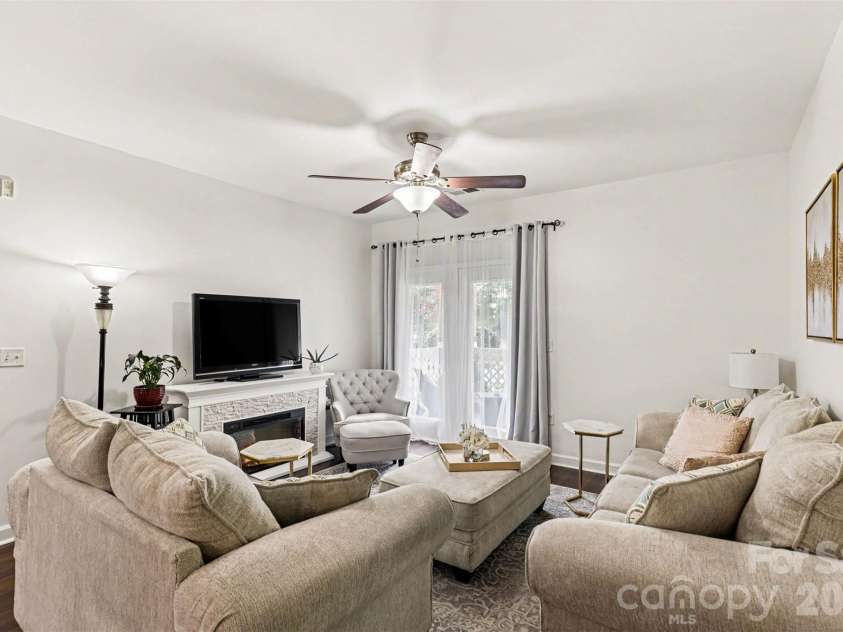 11855 Ridgeway Park Drive, Charlotte, NC 28277.  MLS# CAR4401248, YatesRealty ID 37764. 
