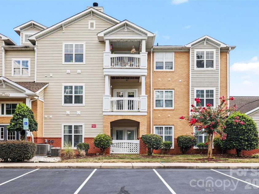 11855 Ridgeway Park Drive, Charlotte, NC 28277.  MLS# CAR4401248, YatesRealty ID 37764. 