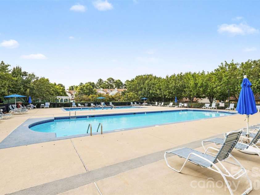 11855 Ridgeway Park Drive, Charlotte, NC 28277.  MLS# CAR4401248, YatesRealty ID 37764. Community pool