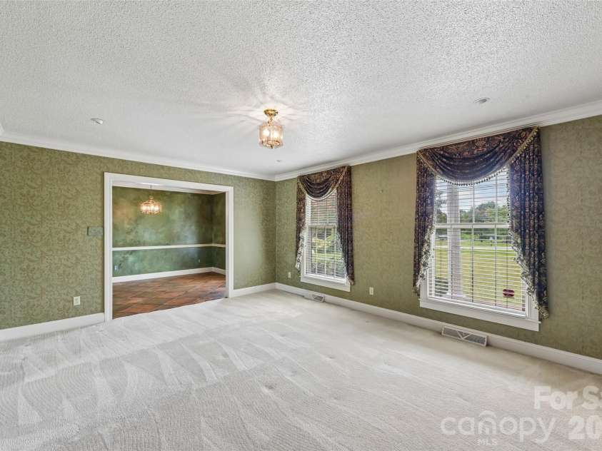 404 Greenbriar Road, Statesville, NC 28625.  MLS# CAR4400972, YatesRealty ID 37765. 