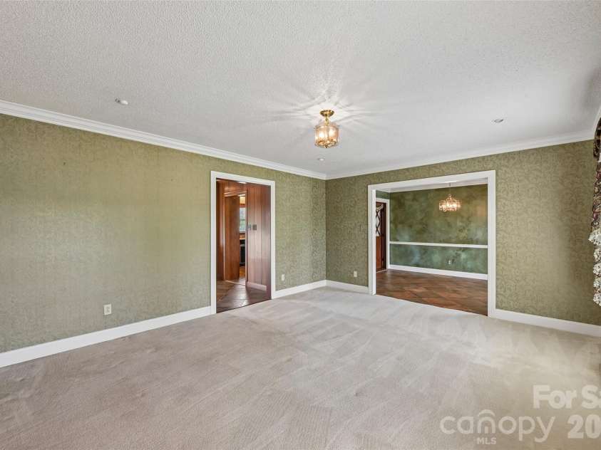 404 Greenbriar Road, Statesville, NC 28625.  MLS# CAR4400972, YatesRealty ID 37765. 