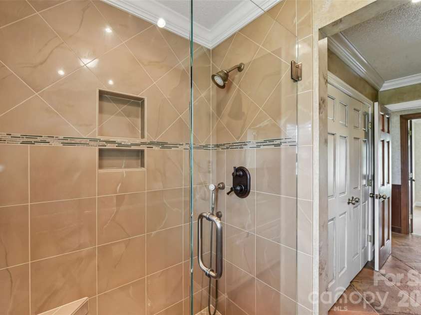 404 Greenbriar Road, Statesville, NC 28625.  MLS# CAR4400972, YatesRealty ID 37765. 