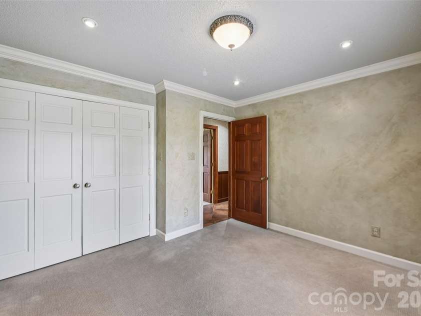 404 Greenbriar Road, Statesville, NC 28625.  MLS# CAR4400972, YatesRealty ID 37765. 