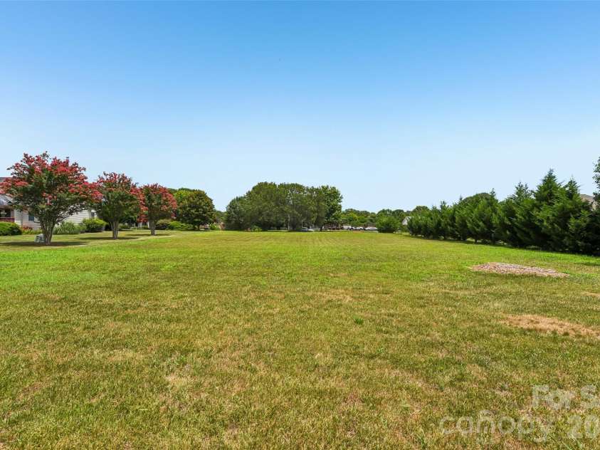 404 Greenbriar Road, Statesville, NC 28625.  MLS# CAR4400972, YatesRealty ID 37765. 