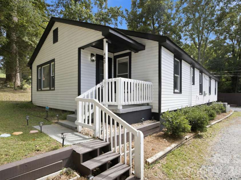 443 & 447 Brandon Street, Davidson, NC 28036.  MLS# CAR4398578, YatesRealty ID 37766. 