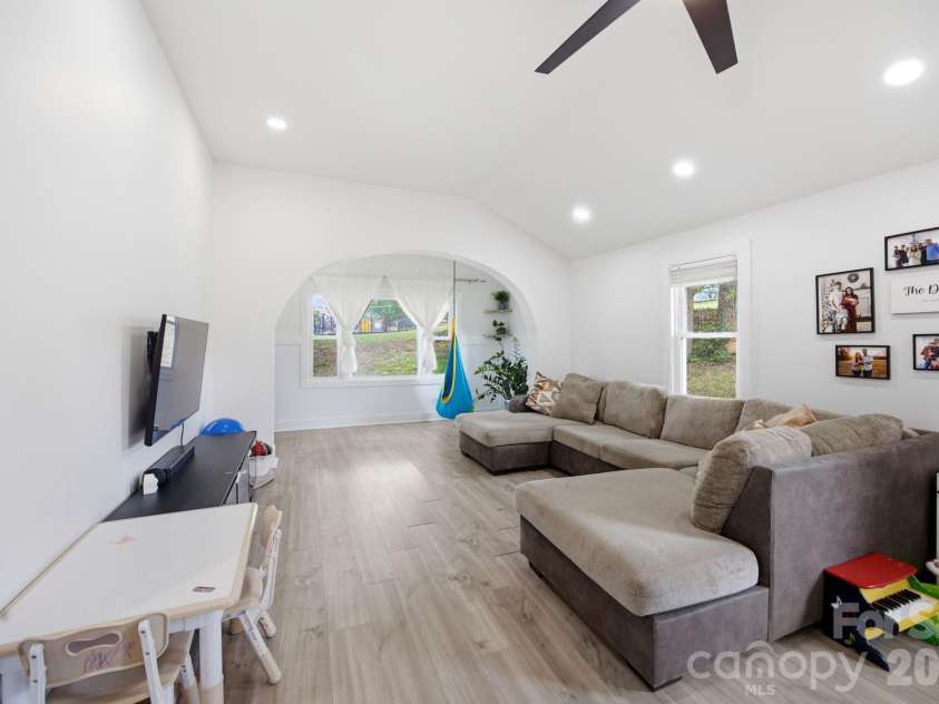 443 & 447 Brandon Street, Davidson, NC 28036.  MLS# CAR4398578, YatesRealty ID 37766. 