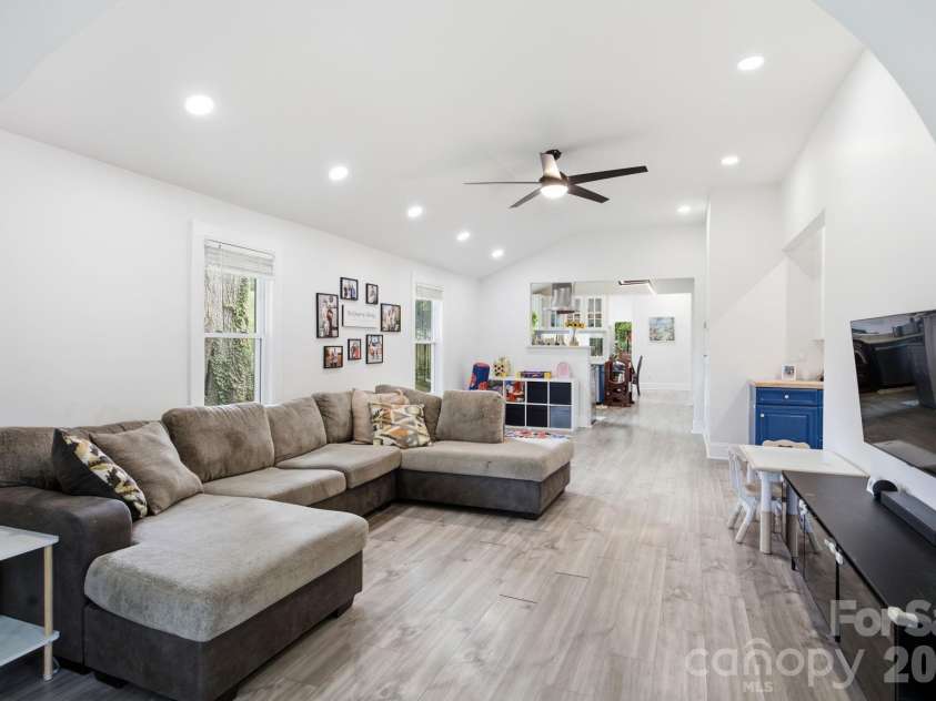 443 & 447 Brandon Street, Davidson, NC 28036.  MLS# CAR4398578, YatesRealty ID 37766. 
