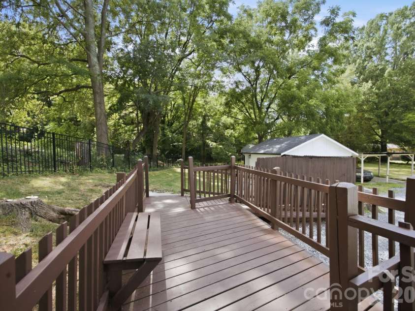 443 & 447 Brandon Street, Davidson, NC 28036.  MLS# CAR4398578, YatesRealty ID 37766. 