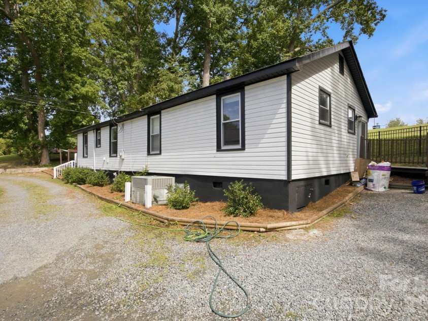 443 & 447 Brandon Street, Davidson, NC 28036.  MLS# CAR4398578, YatesRealty ID 37766. 