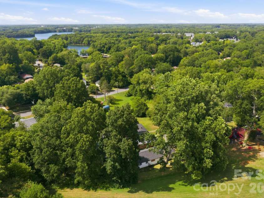 443 & 447 Brandon Street, Davidson, NC 28036.  MLS# CAR4398578, YatesRealty ID 37766. 
