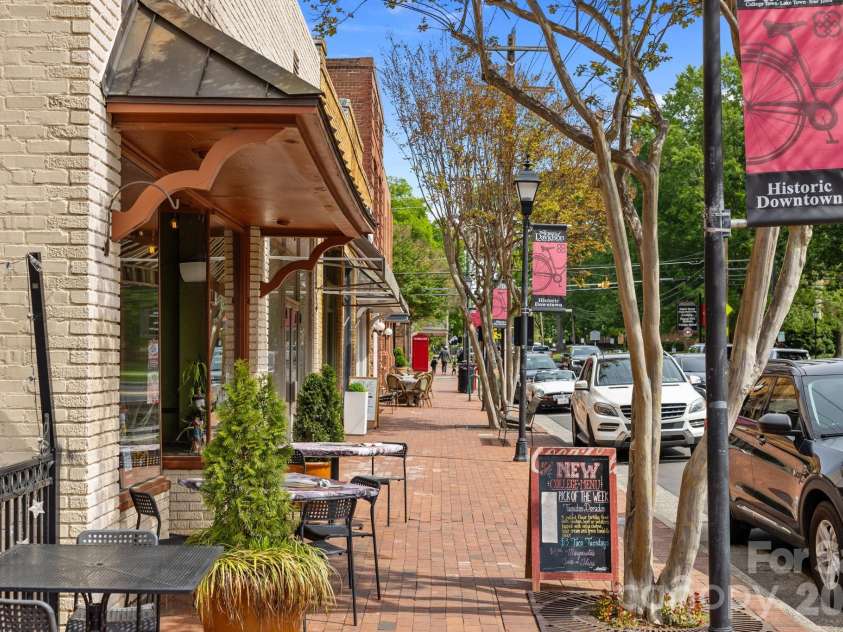 443 & 447 Brandon Street, Davidson, NC 28036.  MLS# CAR4398578, YatesRealty ID 37766. 
