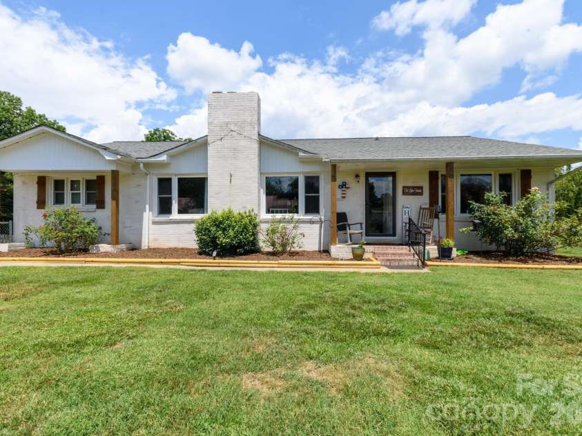 418 Powell Circle, Lenoir, NC 28645.  MLS# CAR4400790, YatesRealty ID 37767. 