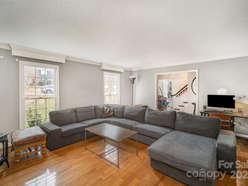 1346 5th Street Circle, Hickory, NC 28601.  MLS# CAR4213980, YatesRealty ID 3777. 