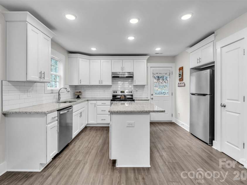 518 Lake Head Road, Norwood, NC 28128.  MLS# CAR4321250, YatesRealty ID 3777. 