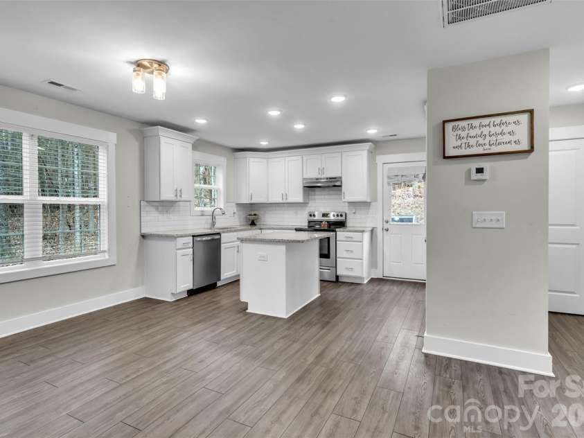518 Lake Head Road, Norwood, NC 28128.  MLS# CAR4321250, YatesRealty ID 3777. 