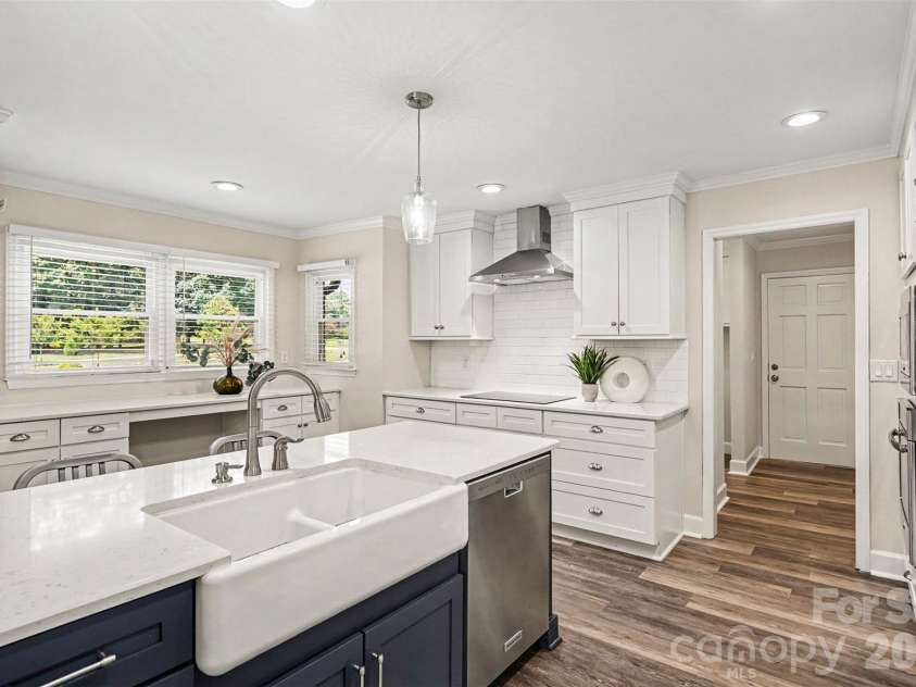 4724 Weddington Matthews Road, Matthews, NC 28104.  MLS# CAR4396504, YatesRealty ID 37770. 