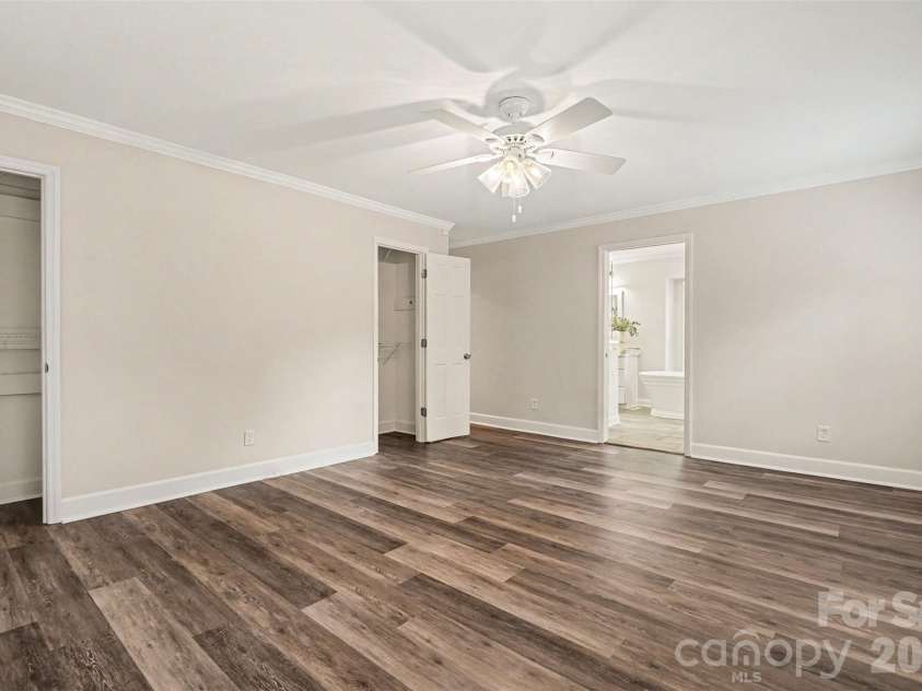 4724 Weddington Matthews Road, Matthews, NC 28104.  MLS# CAR4396504, YatesRealty ID 37770. 