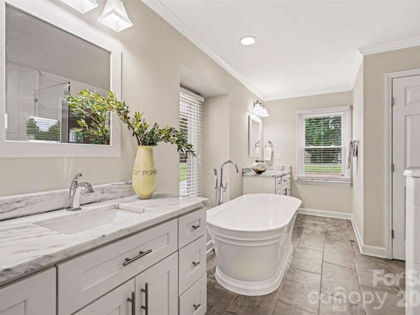 4724 Weddington Matthews Road, Matthews, NC 28104.  MLS# CAR4396504, YatesRealty ID 37770. 
