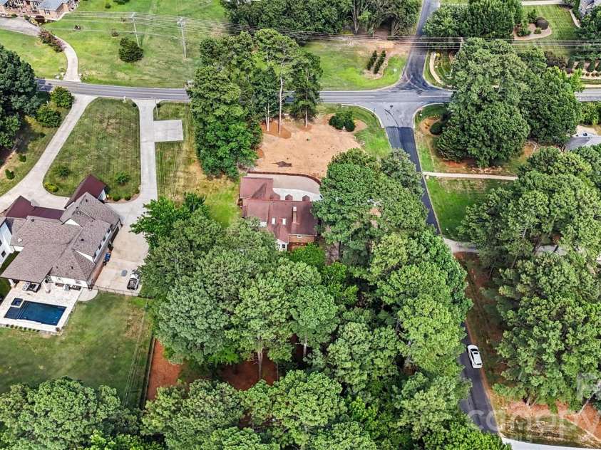 4724 Weddington Matthews Road, Matthews, NC 28104.  MLS# CAR4396504, YatesRealty ID 37770. 