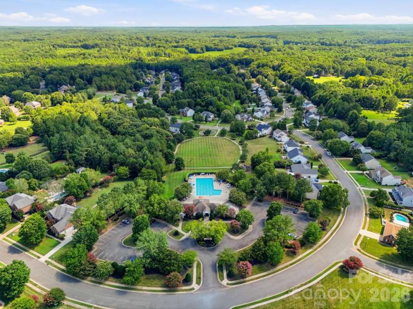6121 Lostgate Lane, Waxhaw, NC 28173.  MLS# CAR4401256, YatesRealty ID 37771. Amenity Center
