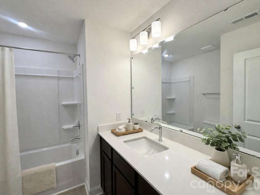 7617 Ethora Way, Charlotte, NC 28216.  MLS# CAR4373564, YatesRealty ID 37772. Bath 2