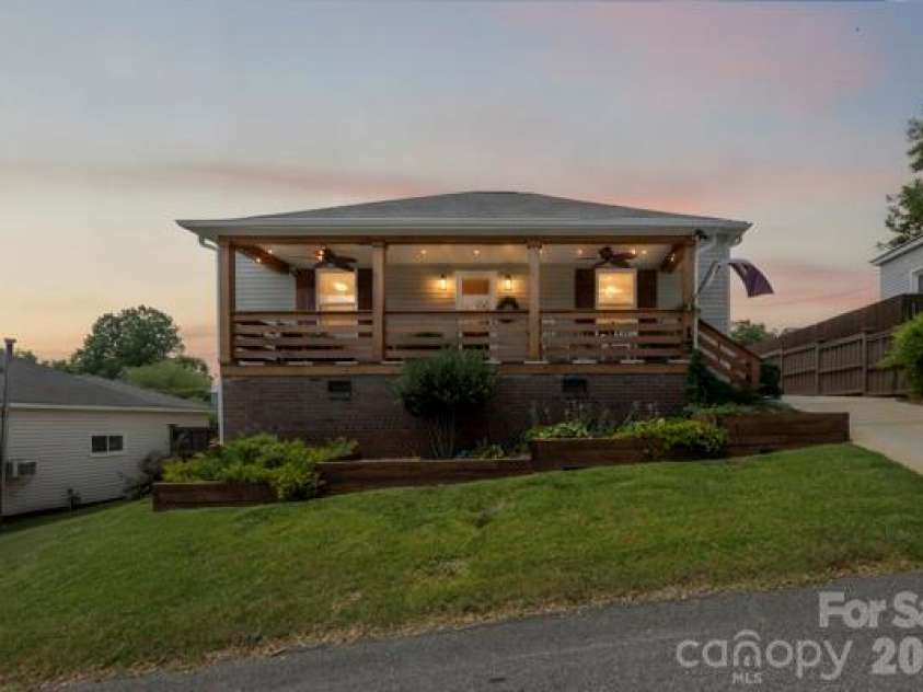 13 1st Street, Cramerton, NC 28032.  MLS# CAR4401860, YatesRealty ID 37775. 