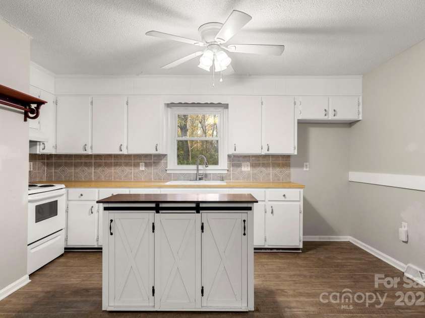 604 Cold Stream Circle, Chester, SC 29706.  MLS# CAR4321621, YatesRealty ID 3778. 