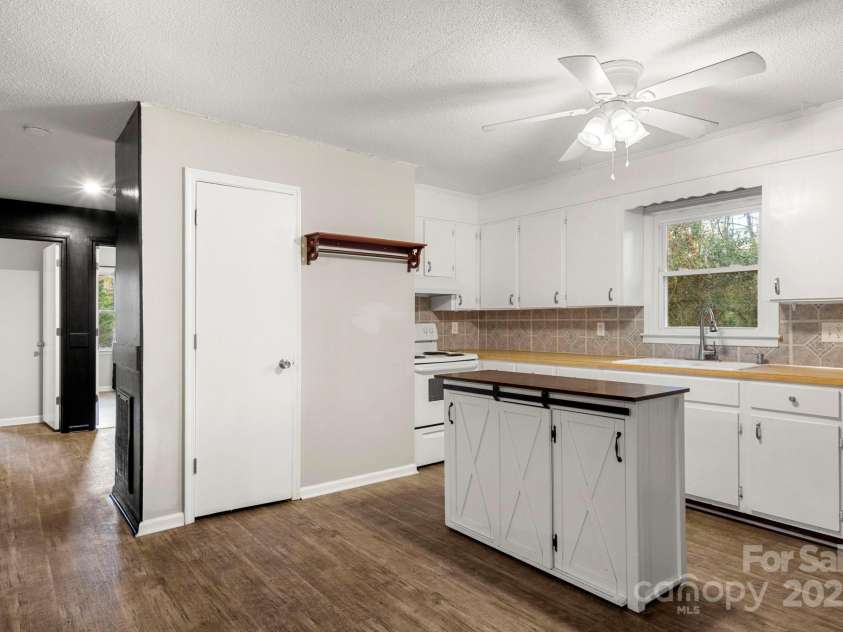 604 Cold Stream Circle, Chester, SC 29706.  MLS# CAR4321621, YatesRealty ID 3778. 