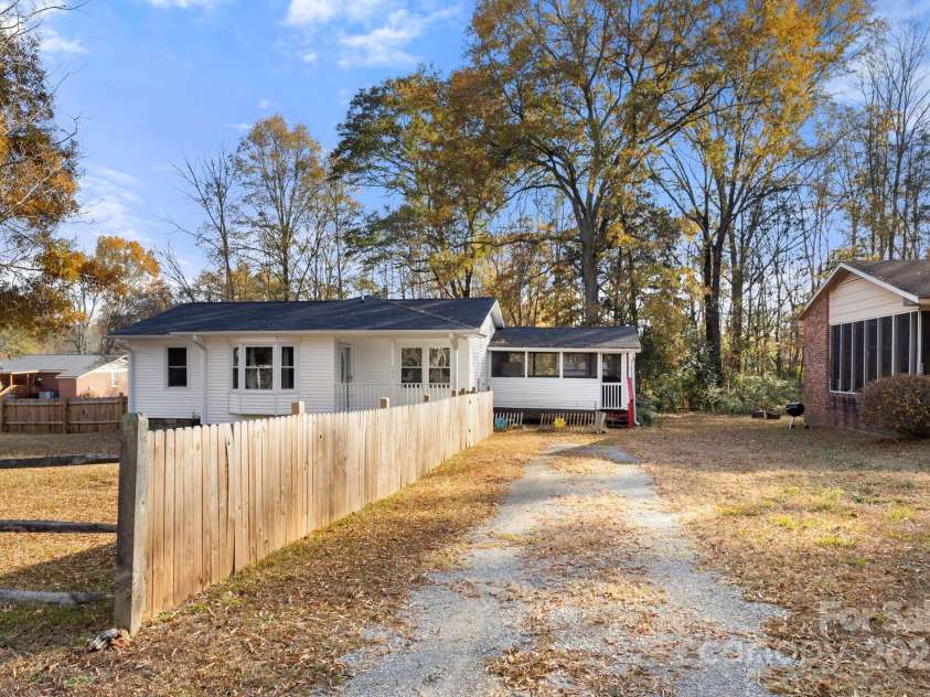 604 Cold Stream Circle, Chester, SC 29706.  MLS# CAR4321621, YatesRealty ID 3778. 