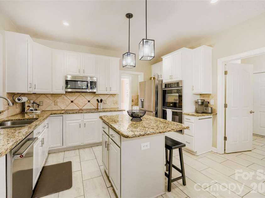 10701 Pomerane Place, Charlotte, NC 28277.  MLS# CAR4402076, YatesRealty ID 37780. 
