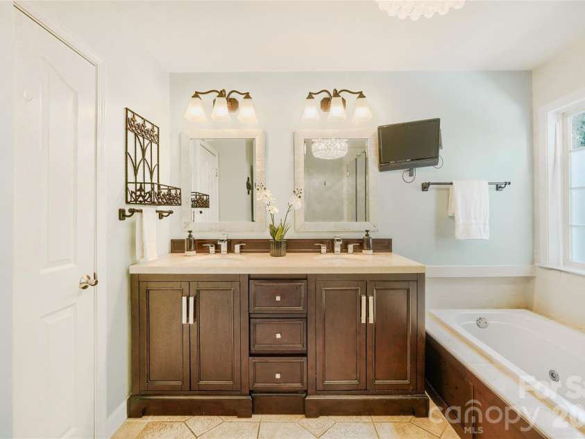 10701 Pomerane Place, Charlotte, NC 28277.  MLS# CAR4402076, YatesRealty ID 37780. 