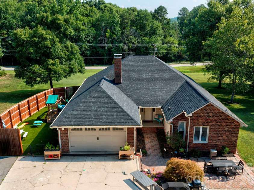 8301 Mooresville Road, Concord, NC 28027.  MLS# CAR4397469, YatesRealty ID 37781. 