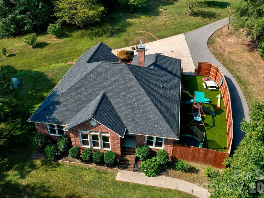 8301 Mooresville Road, Concord, NC 28027.  MLS# CAR4397469, YatesRealty ID 37781. 