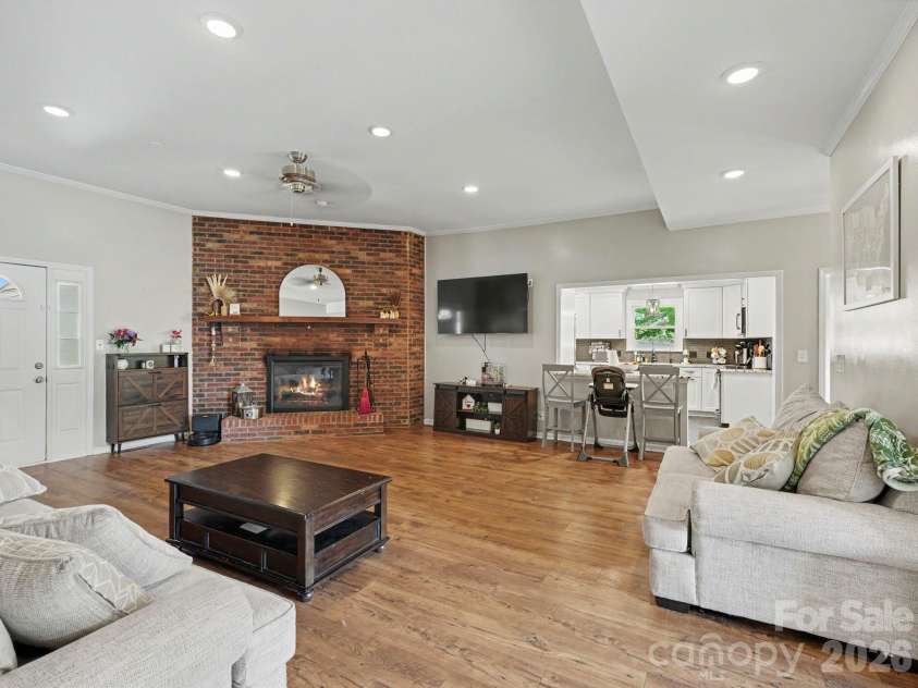 8301 Mooresville Road, Concord, NC 28027.  MLS# CAR4397469, YatesRealty ID 37781. 