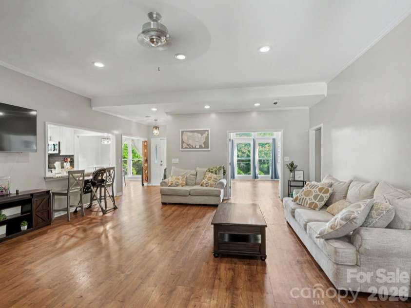 8301 Mooresville Road, Concord, NC 28027.  MLS# CAR4397469, YatesRealty ID 37781. 