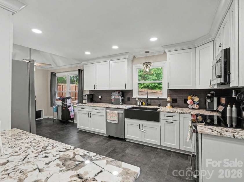 8301 Mooresville Road, Concord, NC 28027.  MLS# CAR4397469, YatesRealty ID 37781. Spacious Updated Kitchen