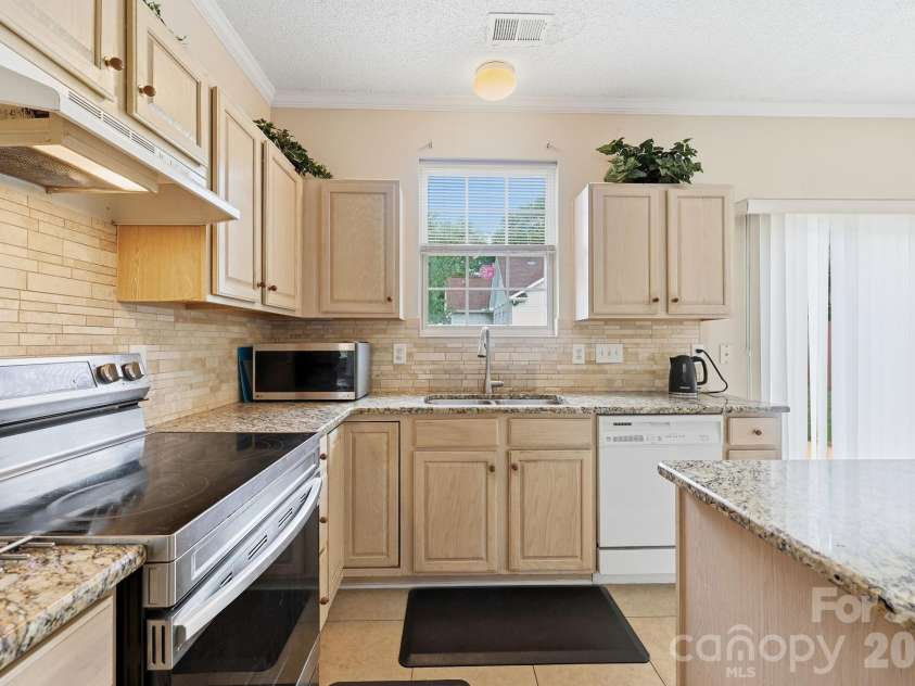 8818 Norway Court, Charlotte, NC 28269.  MLS# CAR4401510, YatesRealty ID 37782. 