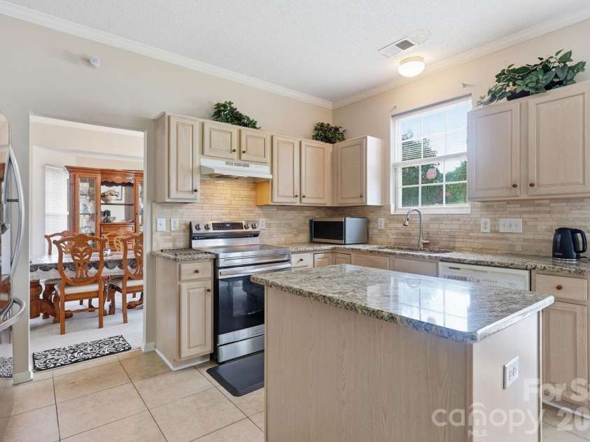 8818 Norway Court, Charlotte, NC 28269.  MLS# CAR4401510, YatesRealty ID 37782. 