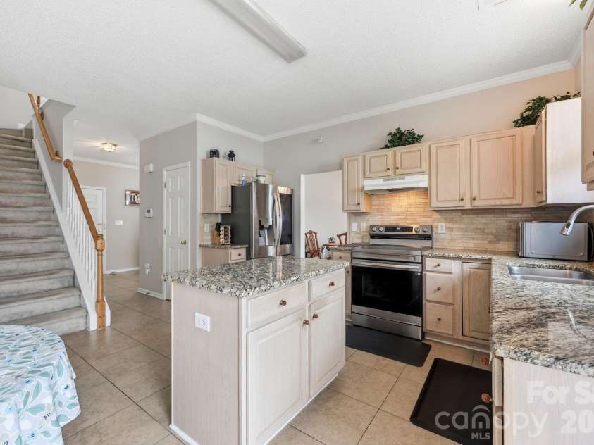 8818 Norway Court, Charlotte, NC 28269.  MLS# CAR4401510, YatesRealty ID 37782. 