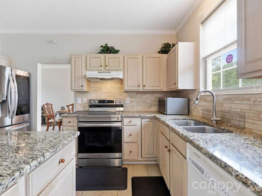 8818 Norway Court, Charlotte, NC 28269.  MLS# CAR4401510, YatesRealty ID 37782. 