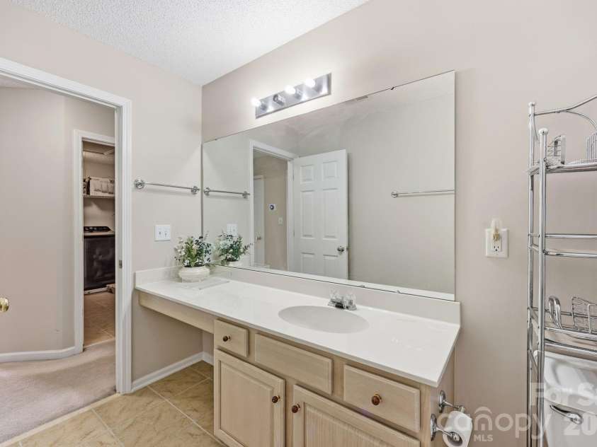 8818 Norway Court, Charlotte, NC 28269.  MLS# CAR4401510, YatesRealty ID 37782. 