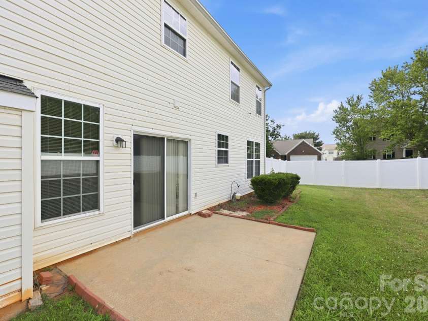 8818 Norway Court, Charlotte, NC 28269.  MLS# CAR4401510, YatesRealty ID 37782. 