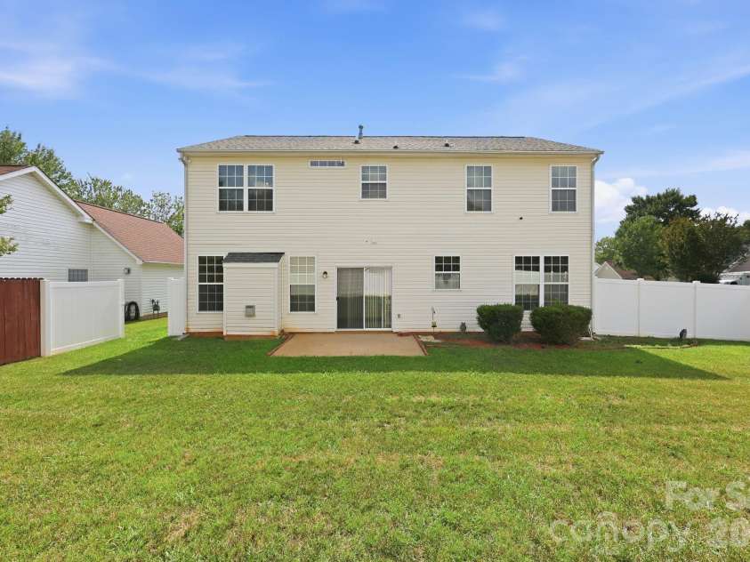 8818 Norway Court, Charlotte, NC 28269.  MLS# CAR4401510, YatesRealty ID 37782. 