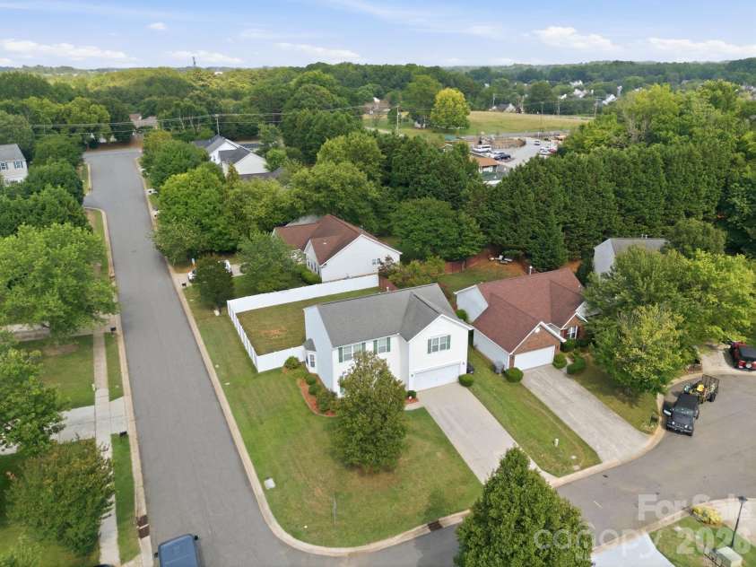 8818 Norway Court, Charlotte, NC 28269.  MLS# CAR4401510, YatesRealty ID 37782. 