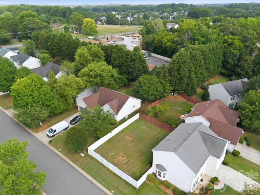 8818 Norway Court, Charlotte, NC 28269.  MLS# CAR4401510, YatesRealty ID 37782. 