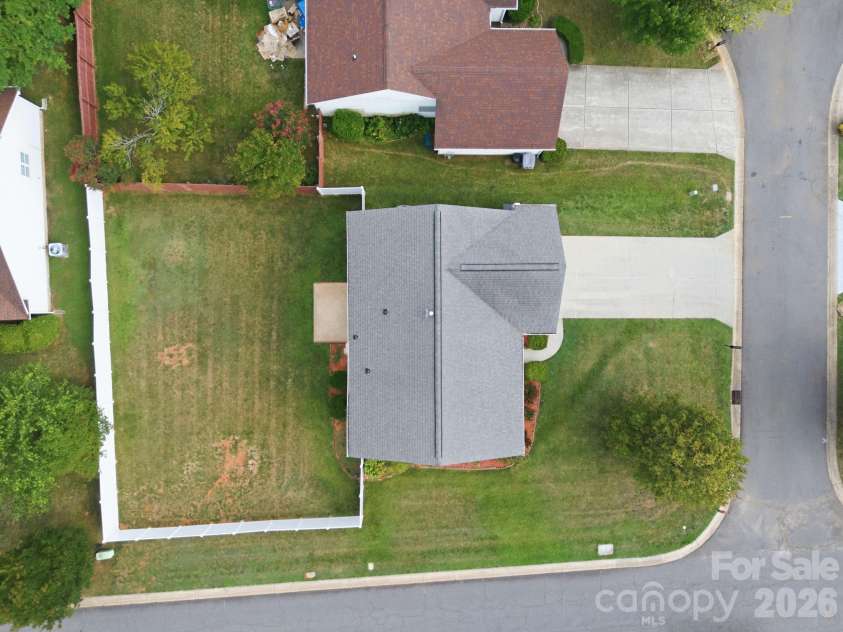 8818 Norway Court, Charlotte, NC 28269.  MLS# CAR4401510, YatesRealty ID 37782. 