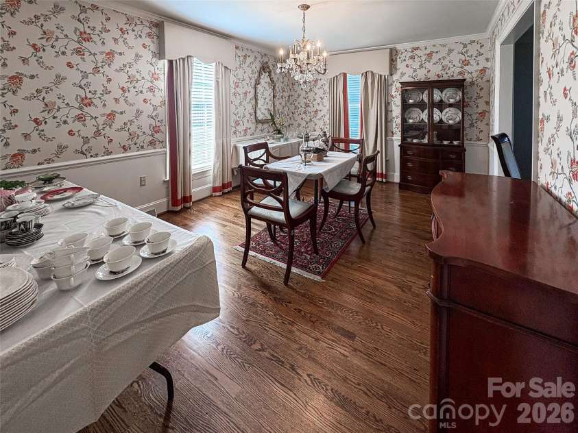 412 Ridgeway Avenue, Statesville, NC 28677.  MLS# CAR4403964, YatesRealty ID 37783. 
