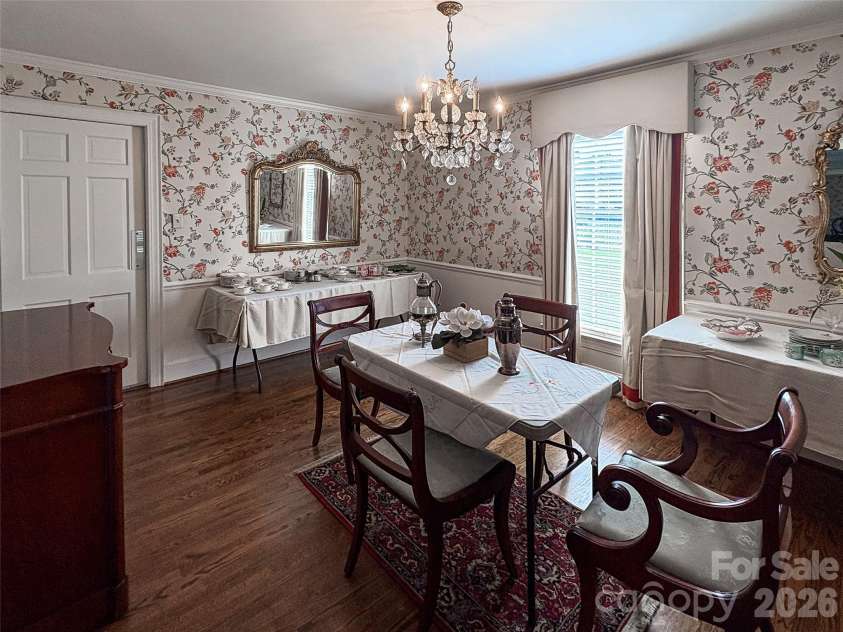412 Ridgeway Avenue, Statesville, NC 28677.  MLS# CAR4403964, YatesRealty ID 37783. 