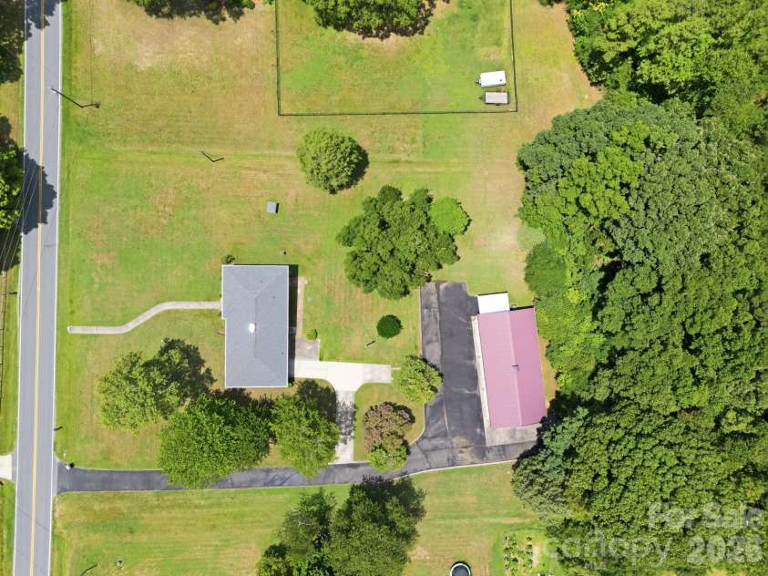 811 22nd Street, Kannapolis, NC 28083.  MLS# CAR4403486, YatesRealty ID 37785. 